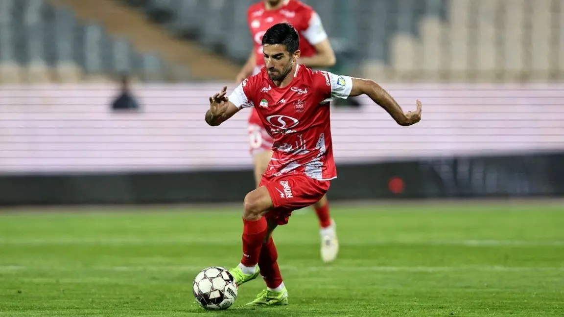 سرنوشت مبهم میلاد محمدی در پرسپولیس؛ هاشمیان به دنبال جایگزین برای دفاع چپ!