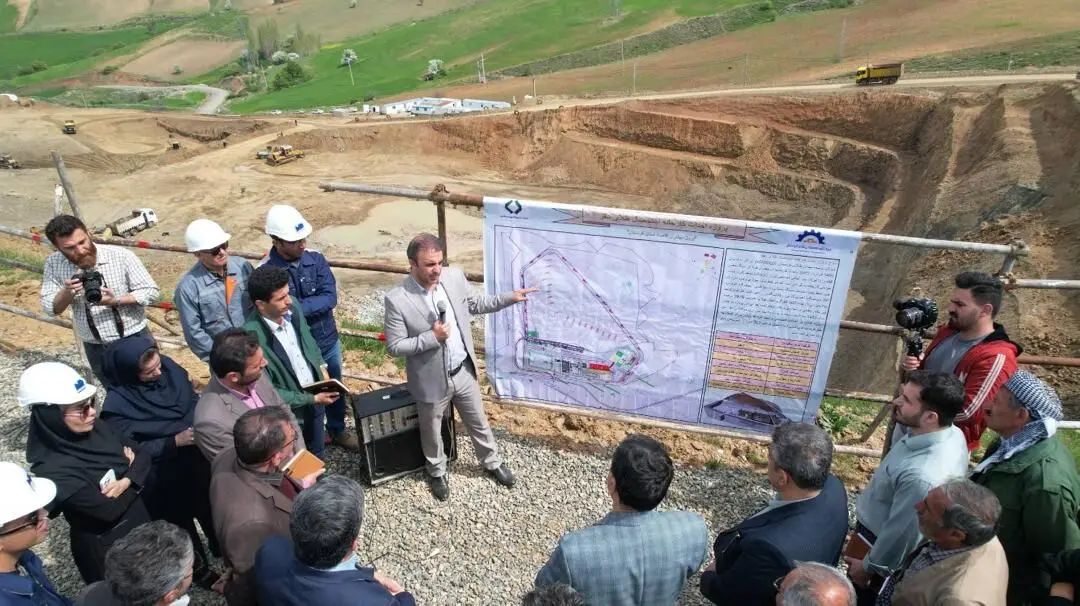 بازدید مدیران ارشد استانی از پروژه طلای سقز


