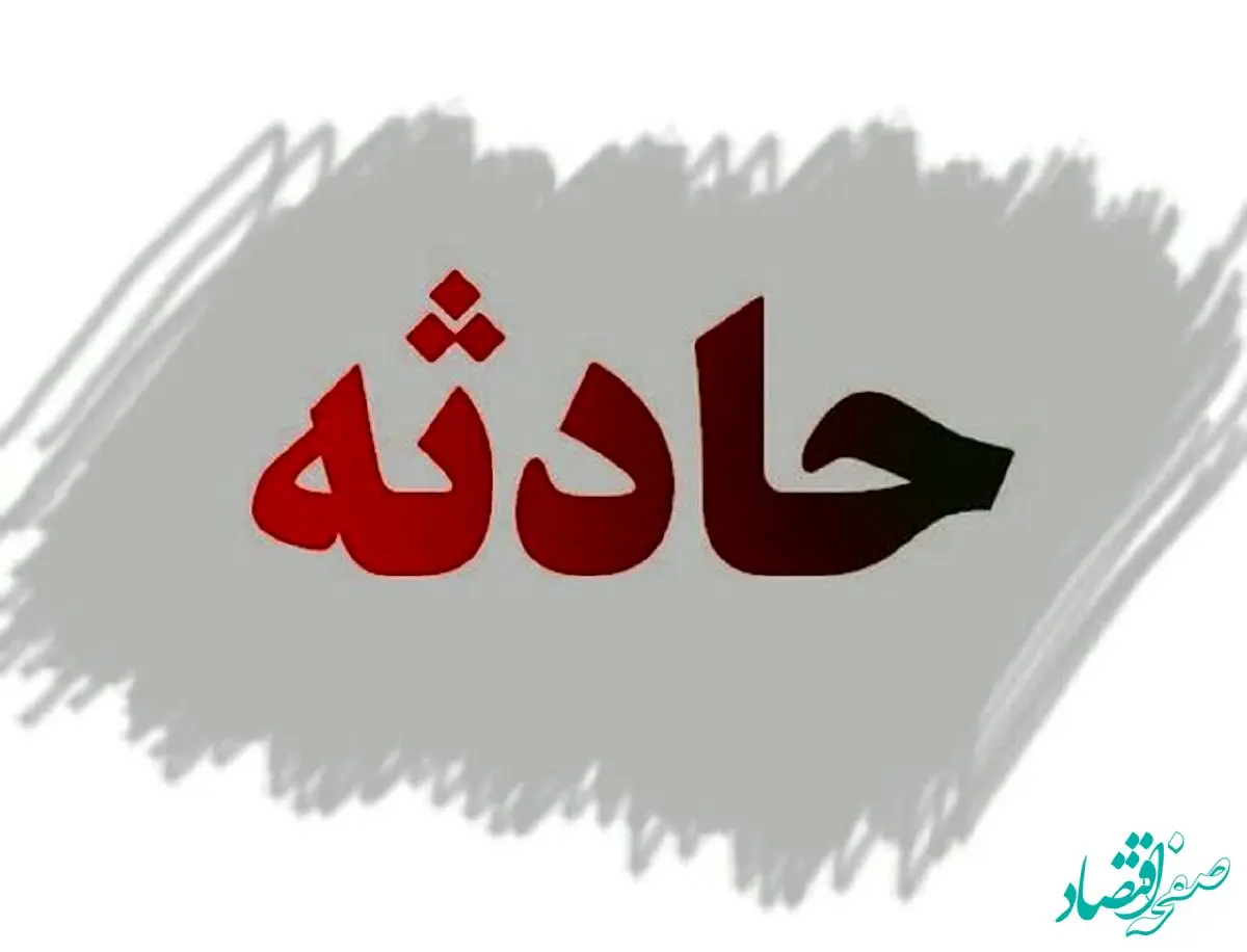 خسارات سنگین پس از برخورد اتوبوس با ساختمان+ عکس