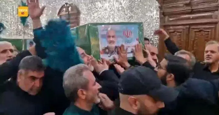 عکسی بسیار غمناک از لباس شهید سردار سلامی در هنگام شهادت