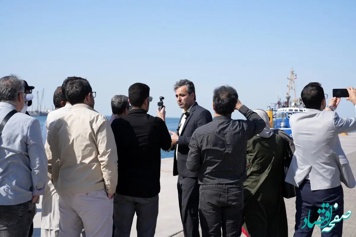 گزارش تصویری "حضور سردبیران و نمایندگان رسانه های مطرح کشور در چابهار و بازدید از بندر شهید بهشتی"
