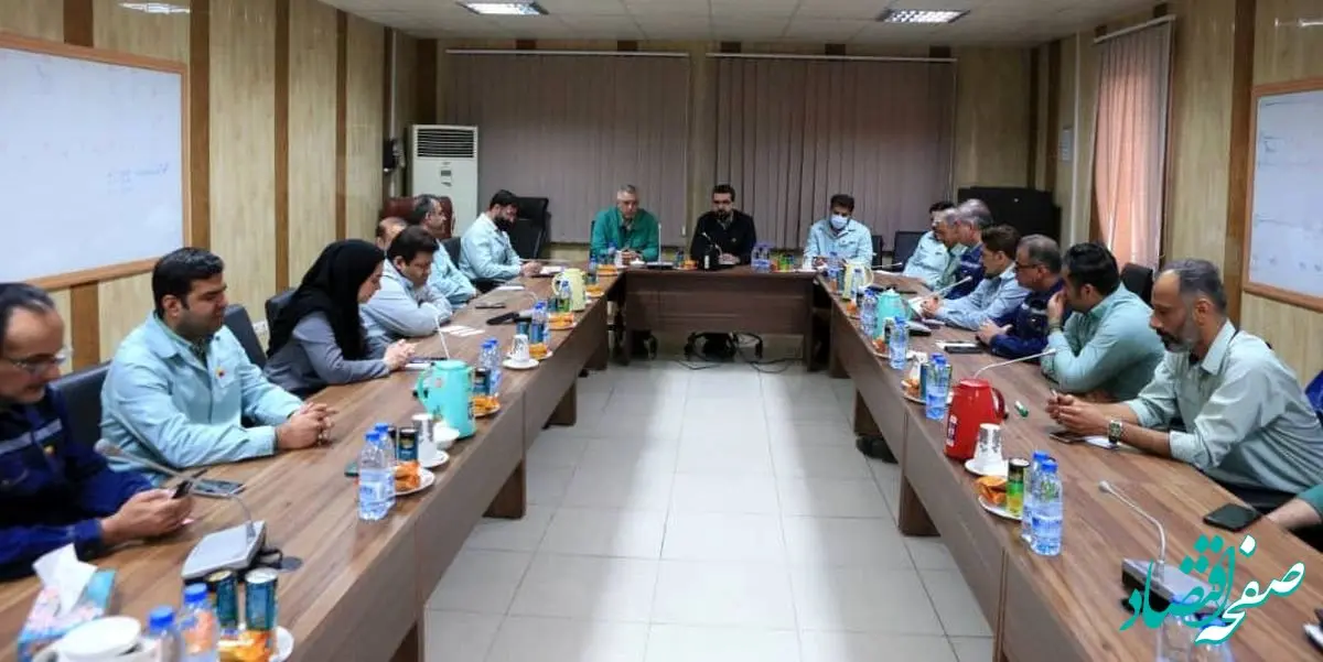 در ادامه‌ی سلسله دیدارهای معاون منابع انسانی و امور اجتماعی فولاد خوزستان با کارکنان؛ دیدار با مدیر و کارکنان بخش فولادسازی انجام شد