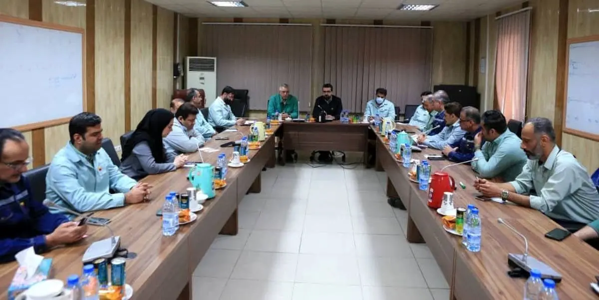 در ادامهی سلسله دیدارهای معاون منابع انسانی و امور اجتماعی فولاد خوزستان با کارکنان؛ دیدار با مدیر و کارکنان بخش فولادسازی انجام شد
