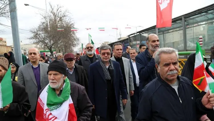 حضور پرشور خانواده بزرگ بیمه ایران در راهپیمایی ۲۲ بهمن