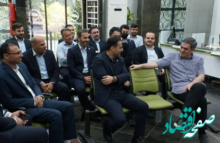 بازدید رئیس کل بیمه مرکزی از شعبه ممتاز بوشهر بیمه البرز