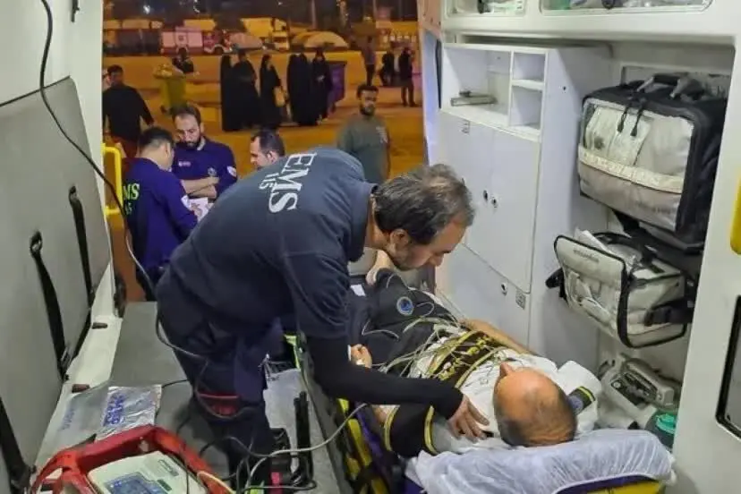 نجات ۳ نفر از مرگ در مراسم تشییع رهبر انقلاب + جزئیات خدمات اورژانس