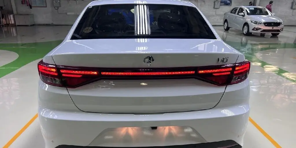 ریزش سنگین قیمت پرچمدار ایران خودرو 