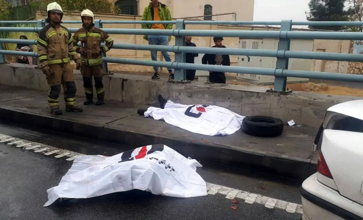  دو مرد نگون بخت  در حین پنچرگیری در اتوبان جان باختند / نیسان آبی باعث این حادثه شد + جزئیات 