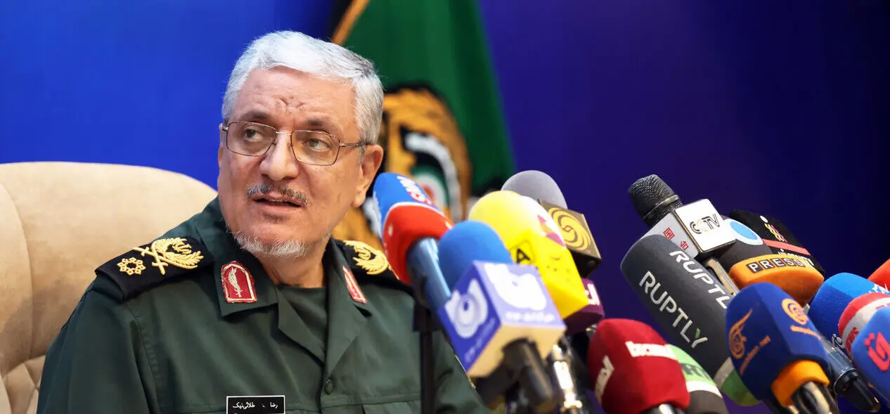 سردار طلایی نیک: با شدت تا تسلیم کامل دشمن رزم را ادامه می‌دهیم