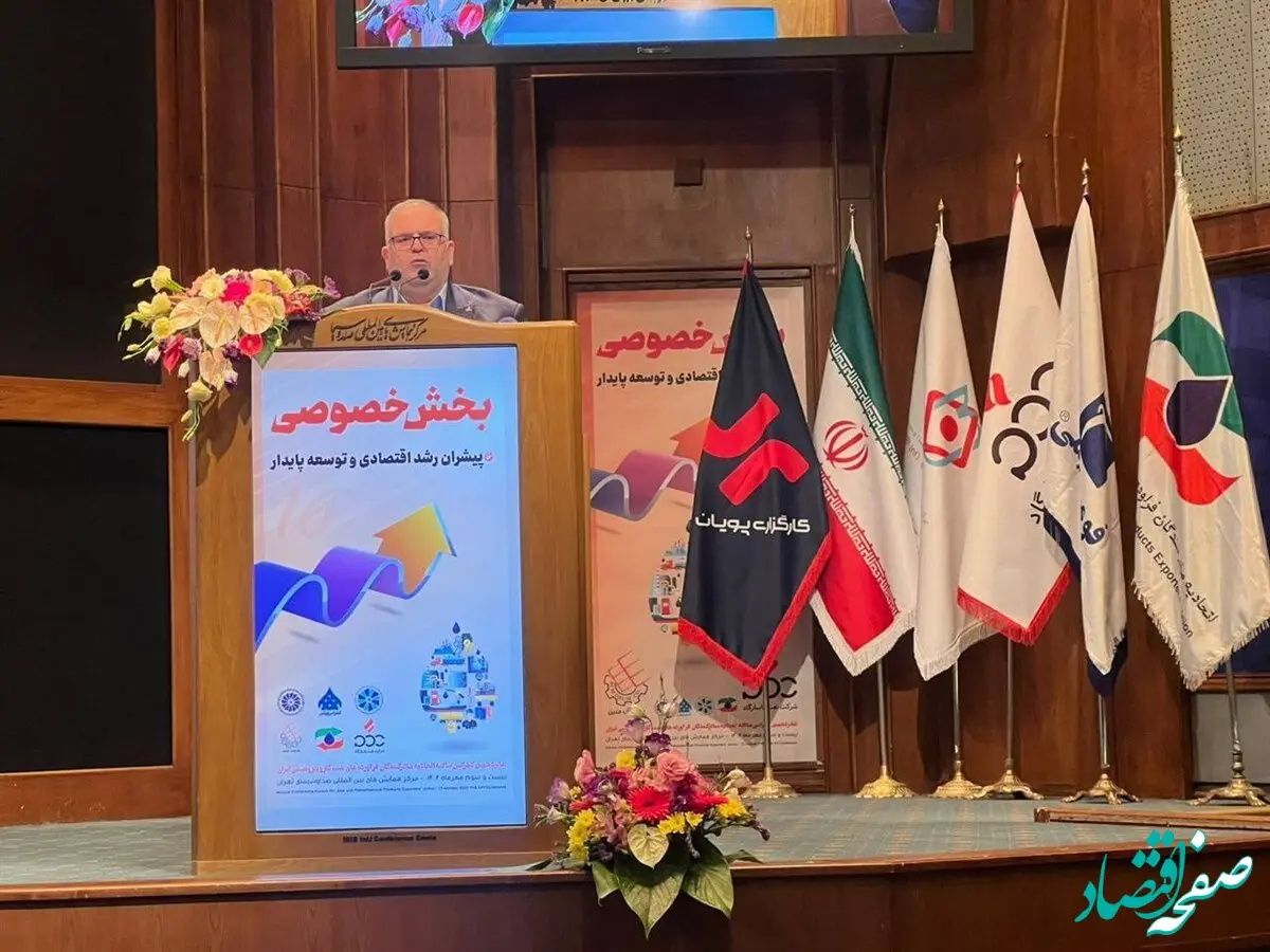 اثر تحریم‌ها بر اقتصاد به مراتب کمتر از خودتحریمی است