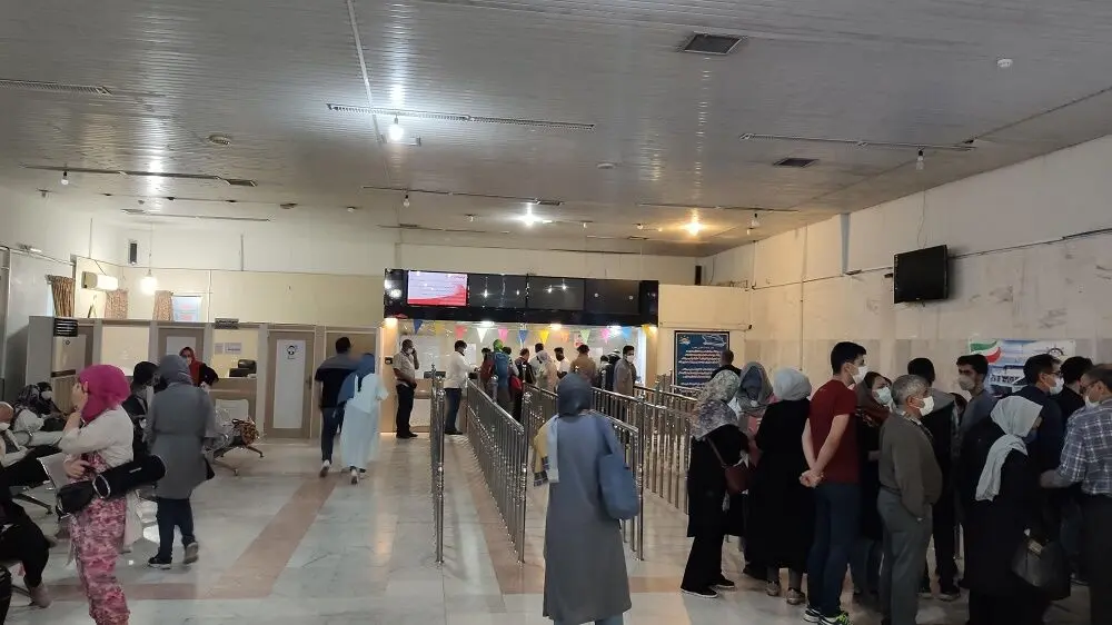 1304 فقره برگ سبز در مبادی خروجی جزیره قشم صادر شد