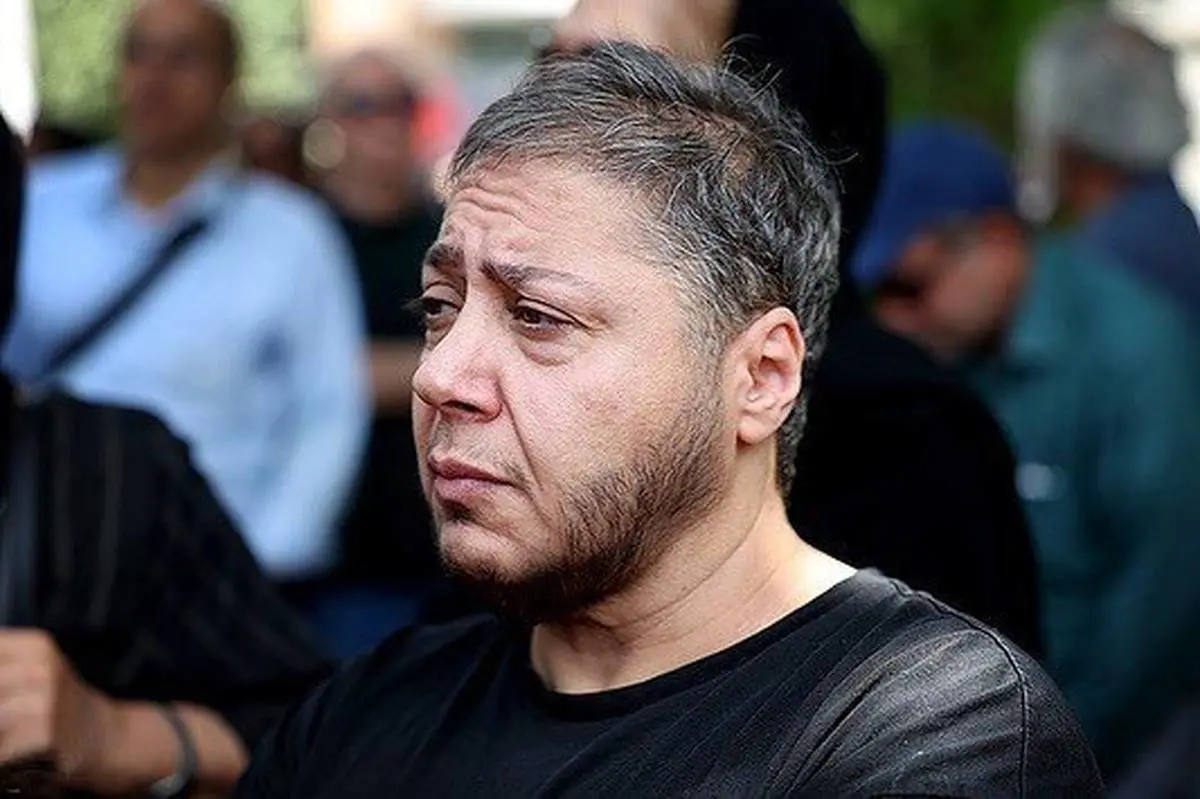 نمایش مازیار لرستانی طبق جدول زمان بندی روی صحنه رفته است