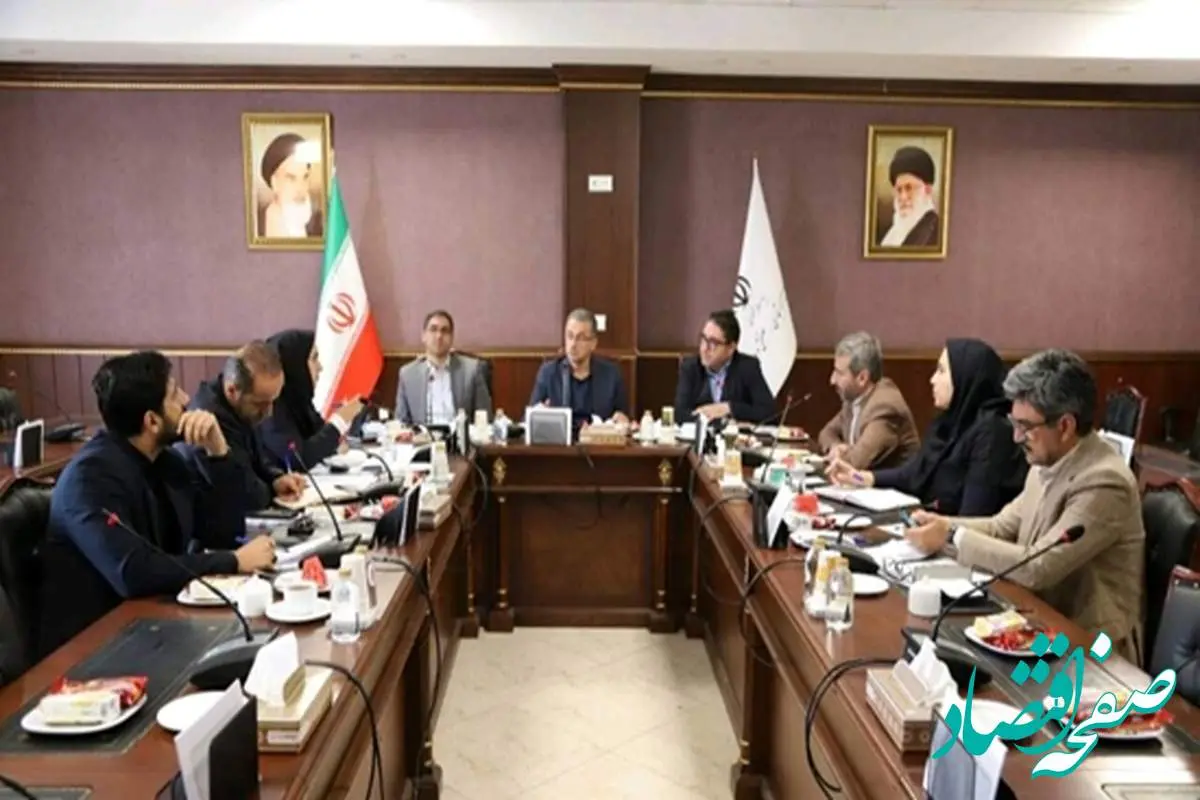 تدوین برنامهای جامع برای تحلیل بازارهای هدف/بهرهگیری موثر از ظرفیتهای رایزنان بازرگانی و مراکز تجاری
