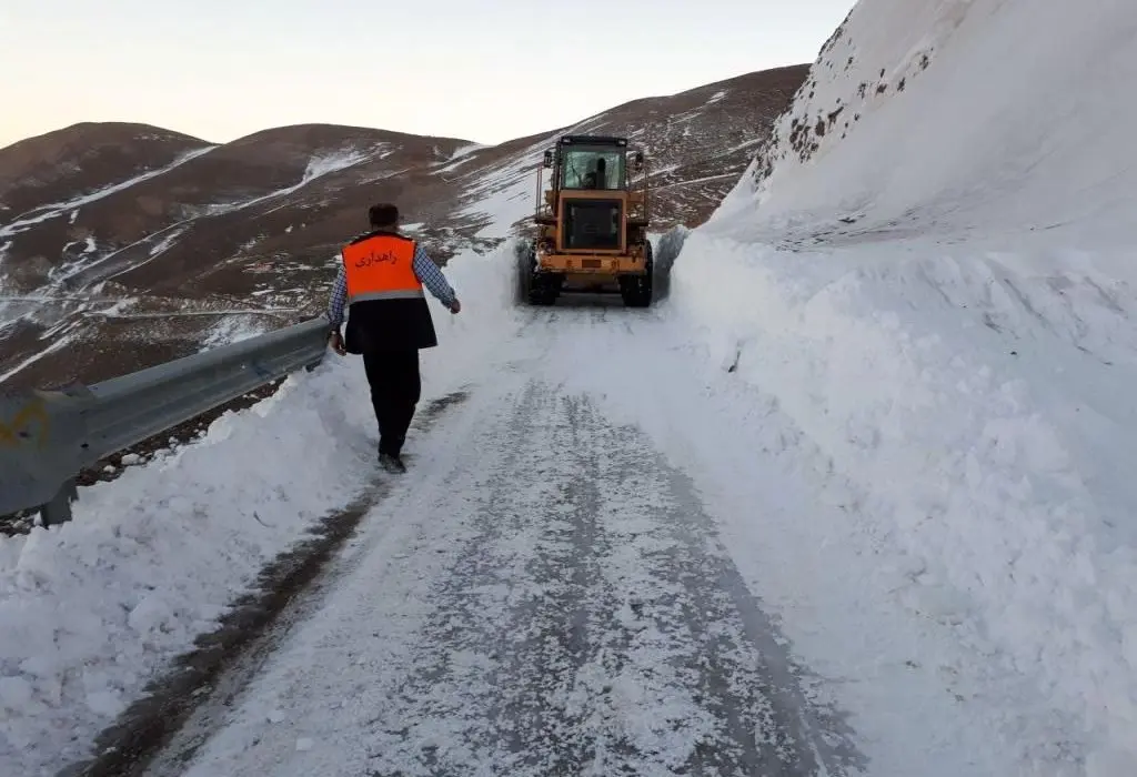 یخبندان و کولاک/ رانندگان از تردد غیرضرور در محورهای کوهستانی اصفهان بپرهیزند