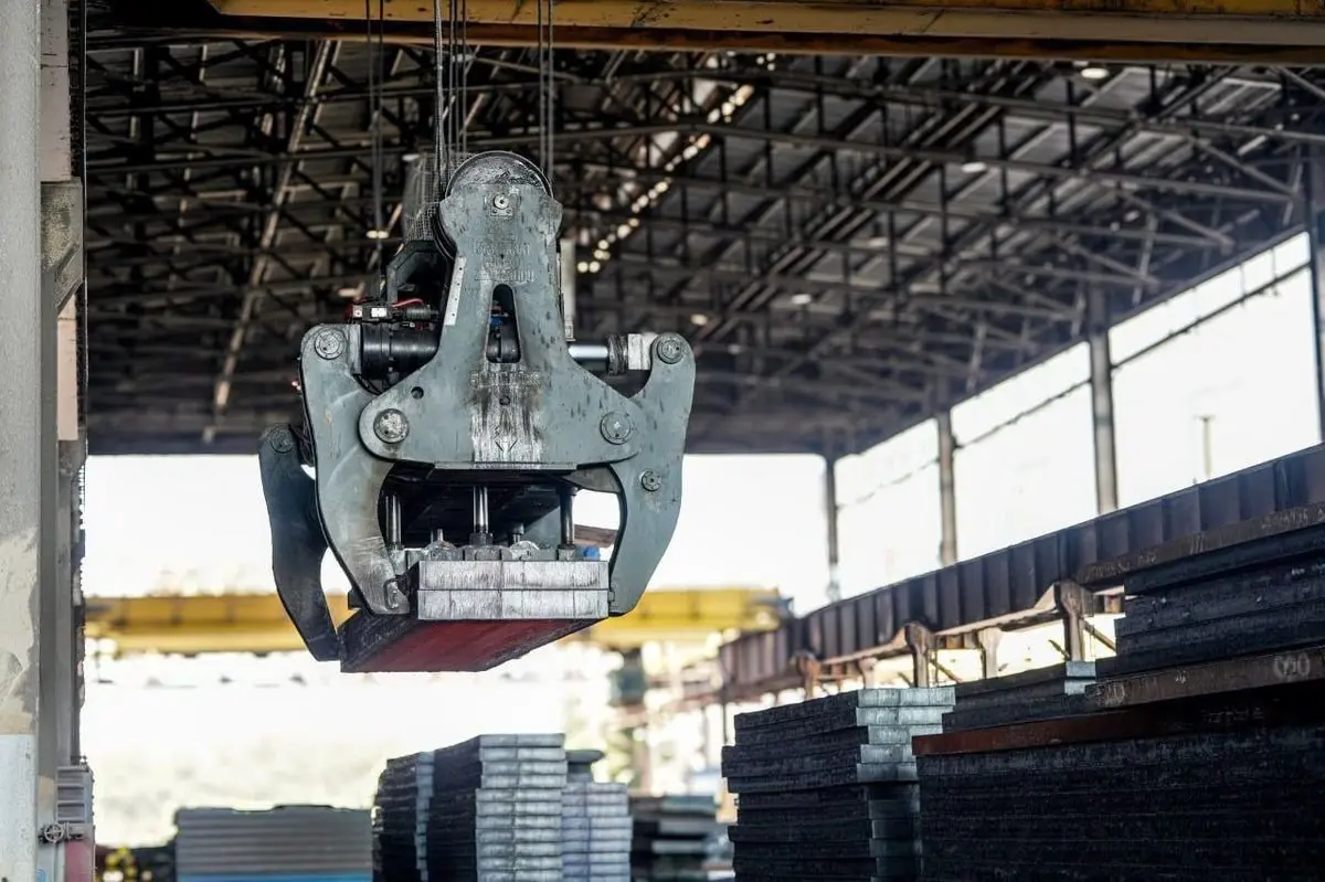 در راستای تعالی و پیشبرد اهداف کلان صورت گرفت؛ ارتقای سطح پایداری جرثقیل‌ها برای ثبت رکوردهای جدید در فولاد هرمزگان