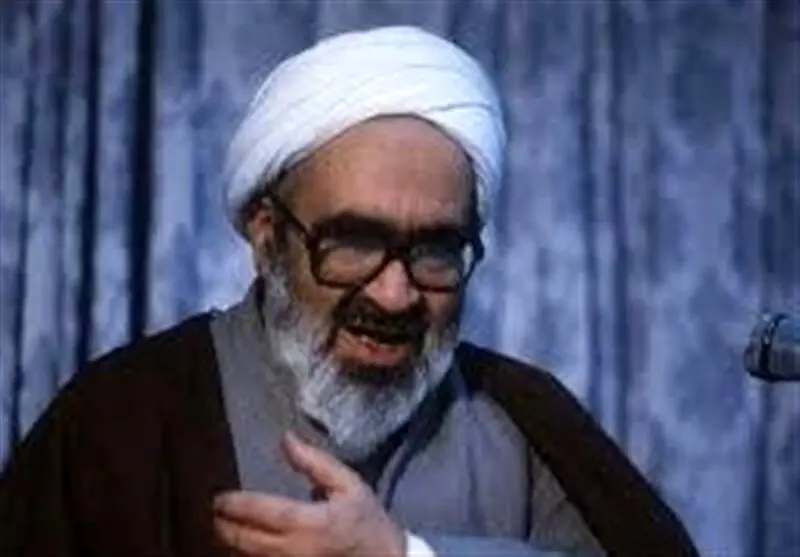 اعتراض به پاره کردن عکس این آیت‌ الله در راهپیمایی روز قدس