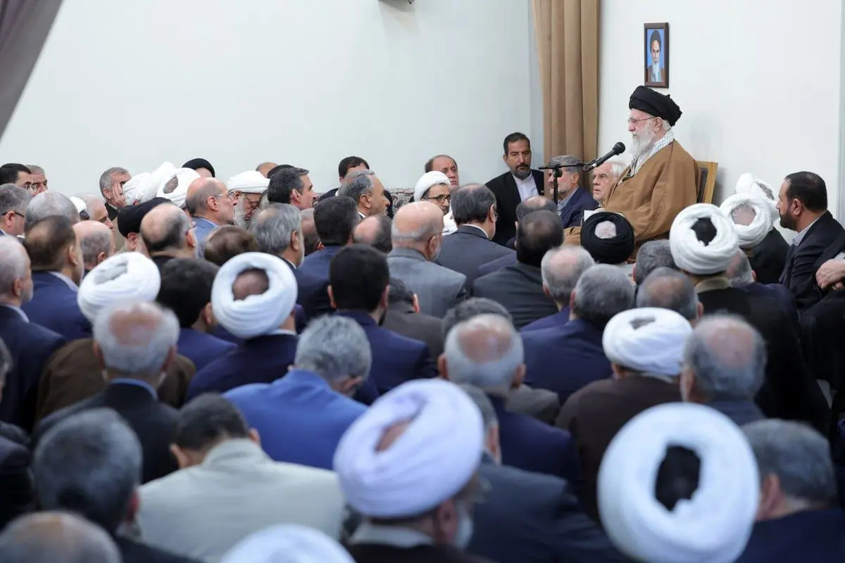 نظر رهبر معظم انقلاب درمورد مذاکرات ایران و آمریکا در عمان چیست؟