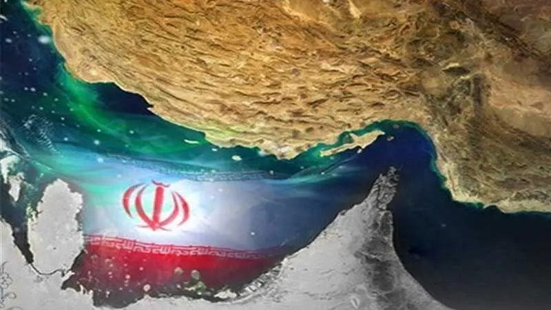 مقصد دو کشتی عبور کرده از تنگه هرمز کجا بود؟