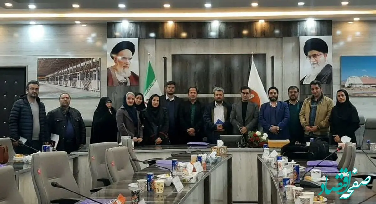 نشست صمیمی اصحاب رسانه با دکتر بادکوبه، رئیس هیات مدیره و سرپرست شرکت آلومینای ایران