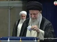 رهبر انقلاب: مردم عزیزمان مسئله حضور در این آزمون مهم سیاسی را جدی بگیرند و شرکت کنند