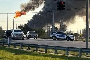 علت انفجار بزرگ در پالایشگاه نفت تگزاس آمریکا چه بود؟ 
