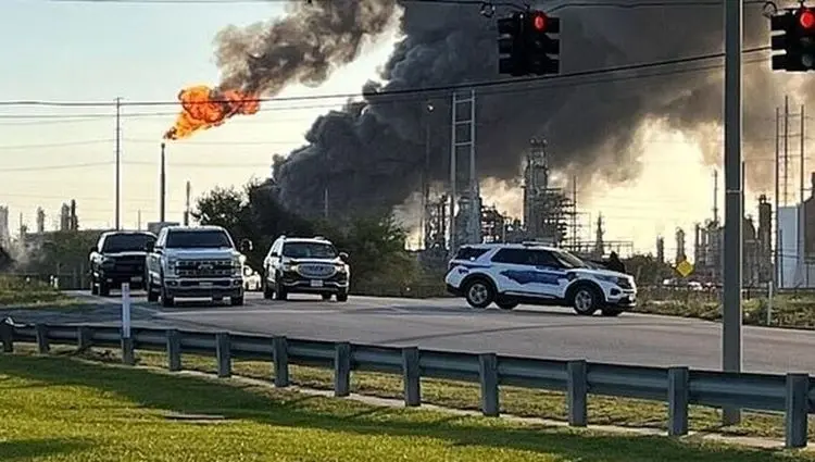 علت انفجار بزرگ در پالایشگاه نفت تگزاس آمریکا چه بود؟ 