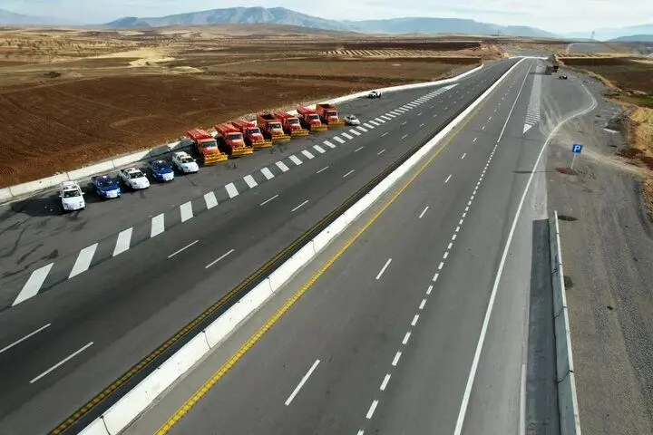 تا اطلاع ثانوی دریافت عوارض آزادراه‌ها ممنوع شد