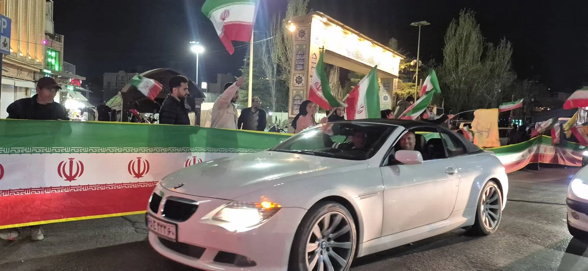 حضور مردم انقلابی مدافعان وطن در میدان تجریش + ویدئو