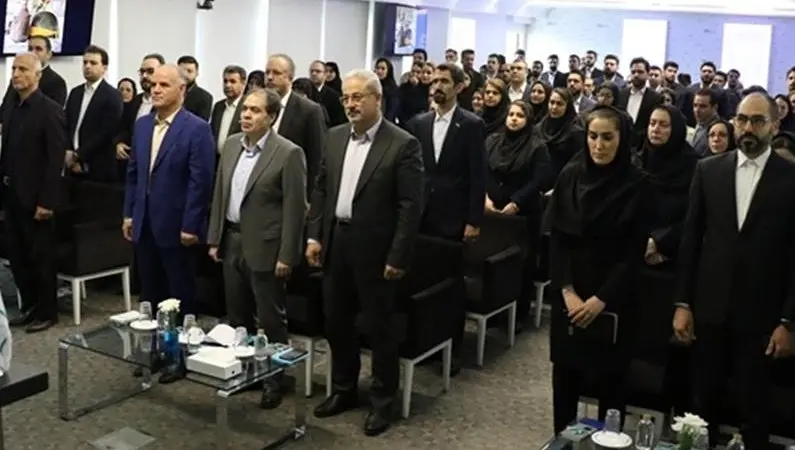 مشتریمداری، یکی از مهمترین مزایای رقابتی بیمه دی به شمار میرود