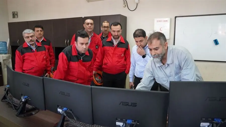 گزارش تصویری از بازدید مدیرعامل شرکت نفت پاسارگاد از مجتمع قیرسازی آبادان