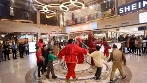 استقبال گردشگران از کارناوال نوروزی حاجی‌فیروز در منطقه آزاد انزلی
