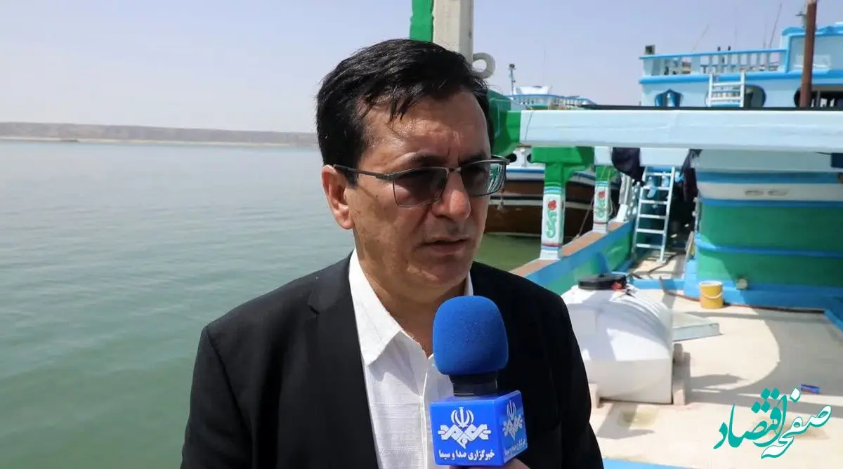 قابل قبول نیست که به بهانه صدور بخشنامه‌ها و دستورالعمل‌های خلق‌الساعه، روند تولید و سرمایه‌گذاری در منطقه آزاد دچار اختلال شود. ما باید این روندها را متوقف کرده و به حمایت قاطع از فعالان اقتصادی بپردازیم