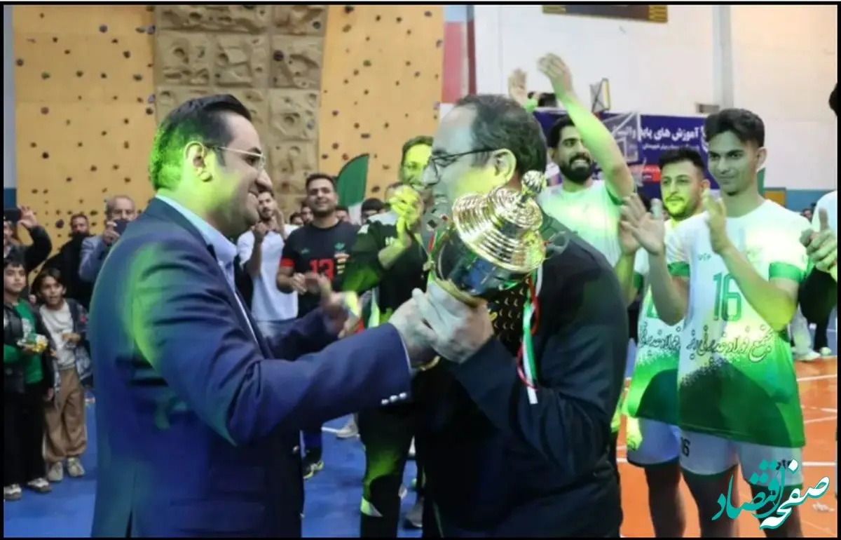 مجتمع فولاد غدیر نی‌ریز قهرمان لیگ دسته یک والیبال استان فارس شد