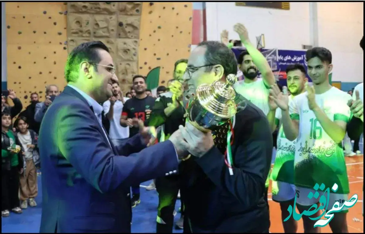 مجتمع فولاد غدیر نیریز قهرمان لیگ دسته یک والیبال استان فارس شد