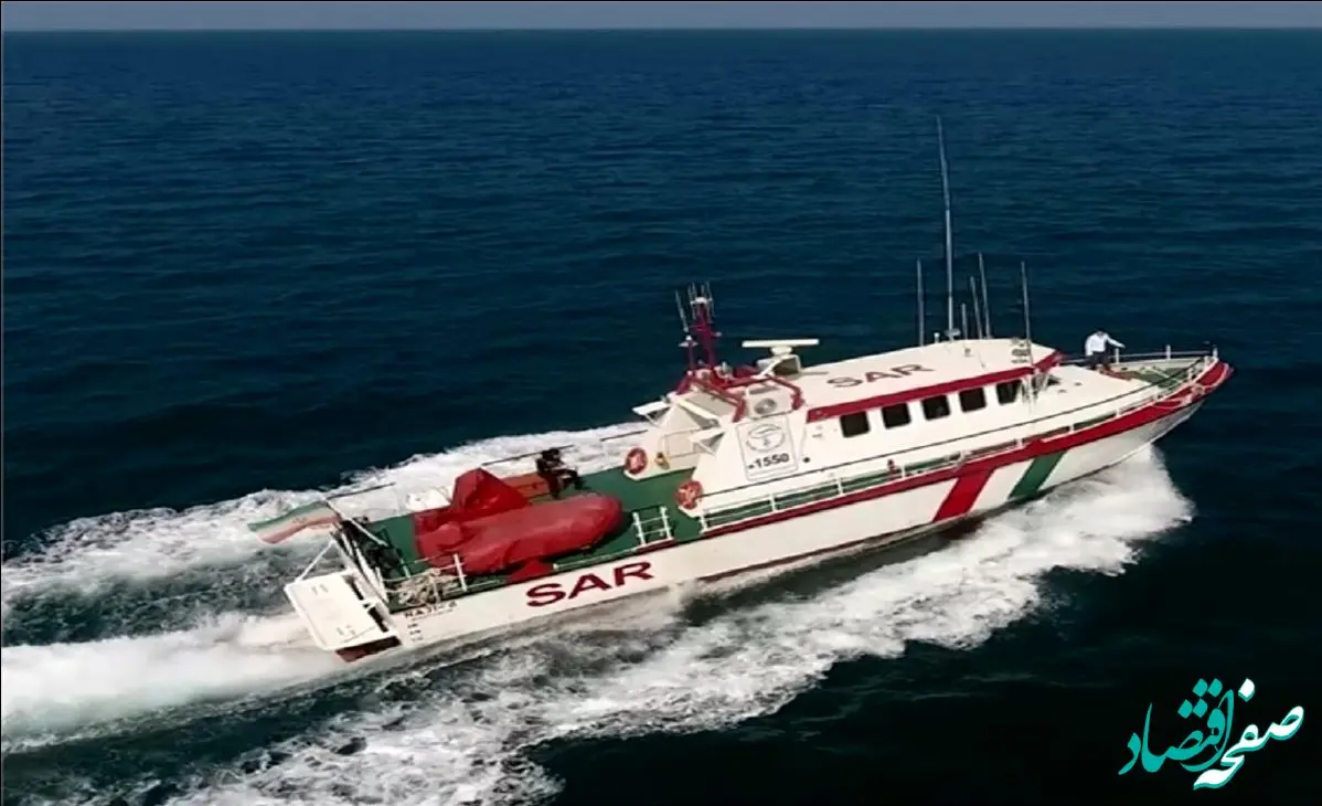 عملیات نجات ۲ سرنشین قایق صیادی در آب های جزیره  "خارگ"  خلیج فارس