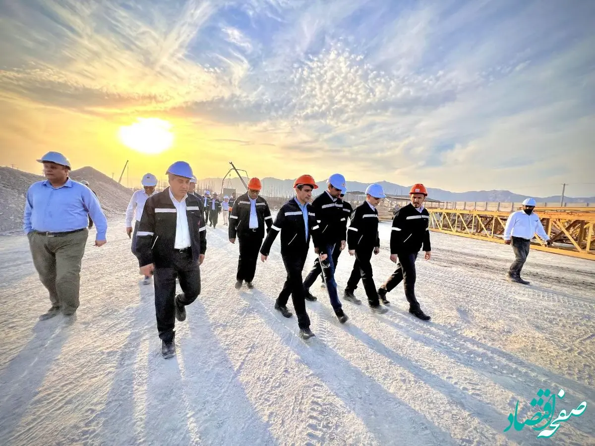 بازدید مدیرعامل شرکت سرمایه گذاری صندوق بازنشستگی کشوری از کارخانه صبا فولاد خلیج فارس/دکتر شیرکانی: رشد تولید و اجرای پروژه احیاء ۲ دستاوردهای مهم صبا فولاد خلیج فارس است