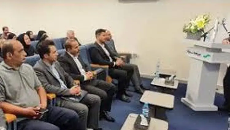 بازدید سرزده مدیرعامل بیمه سینا از دوره آموزشی «بازاریابی بیمه‌های زندگی» در قم
