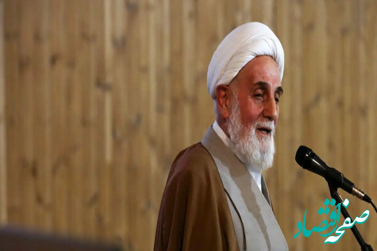 تصویر متفاوت از ناطق نوری در مراسم تشییع شهدا
