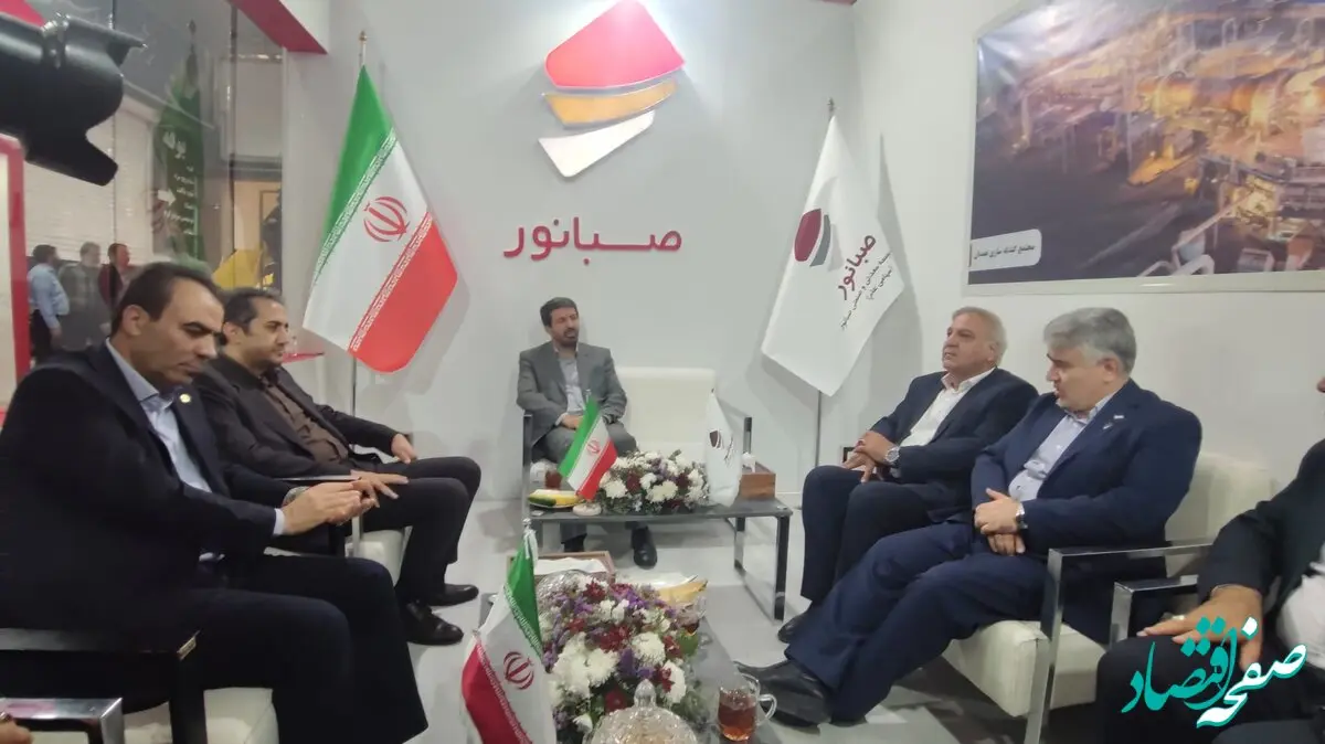 بازدید نماینده مردم اسدآباد در مجلس، رئیس هیأت عامل ایمیدرو و استاندار همدان از غرفه صبانور در نمایشگاه معدن غرب کشور