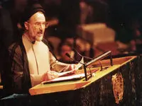 چند نفر در سفر به سازمان ملل با خاتمی همراه شدند؟
