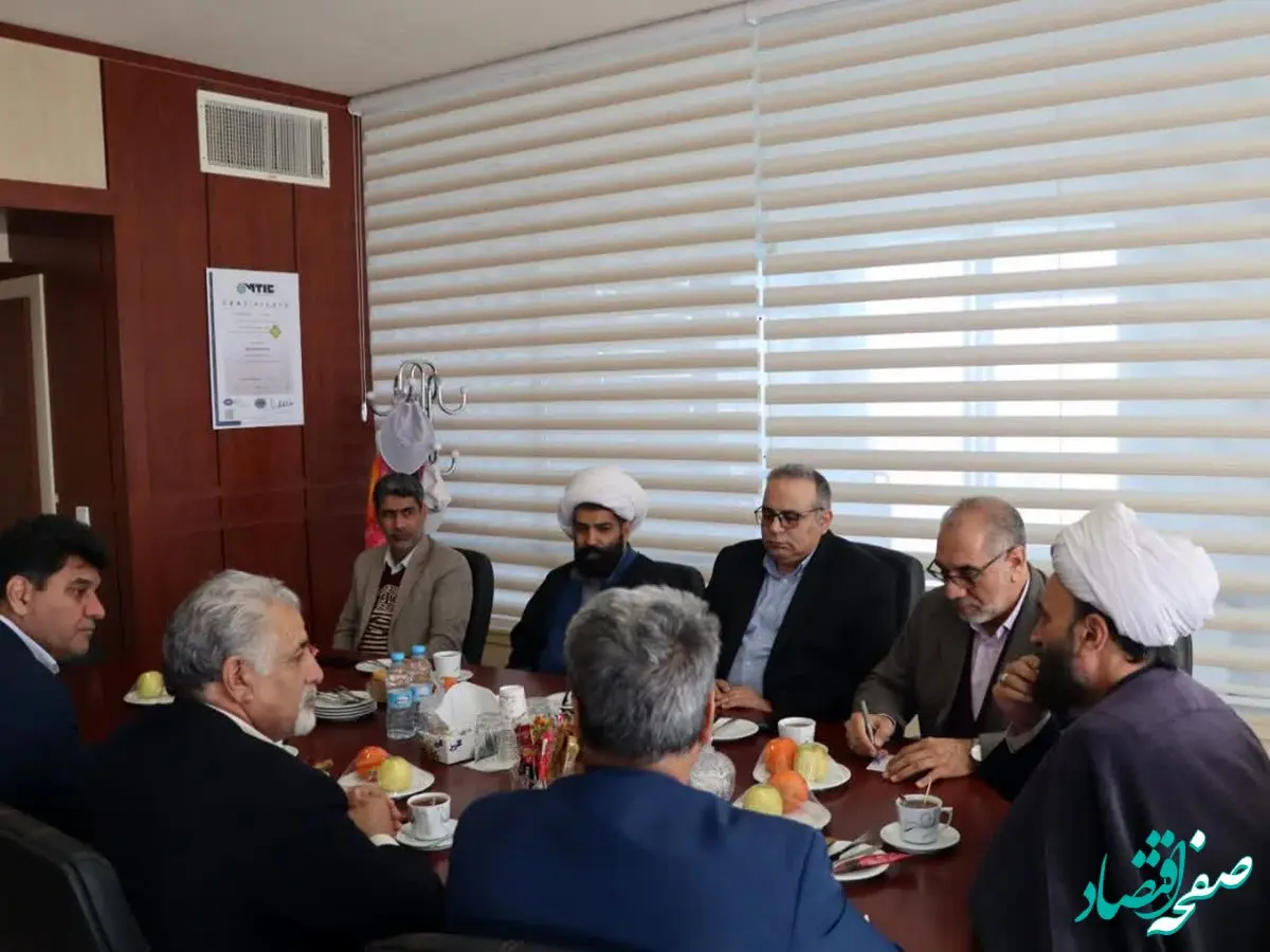 دیدار امام جمعه وشهردار و اعضا شورای شهر سرخس با مدیر عامل منطقه ویژه 