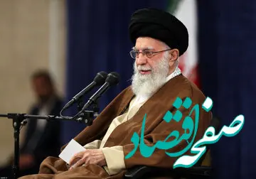 تصویری جالب از رهبر انقلاب با پوشش نظامی