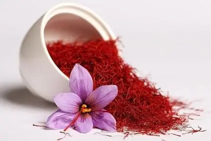  قیمت زعفران  کیلویی چند؟