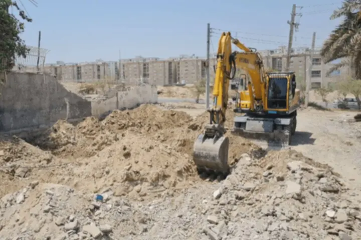 بازسازی منازل آسیب دیده در حمله آمریکا 
به بندرعباس آغاز شد