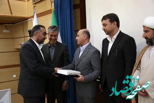 آیین تکریم و معارفه مدیرعامل پیشین و جدید شرکت صنایع پتروشیمی کرمانشاه برگزار شد