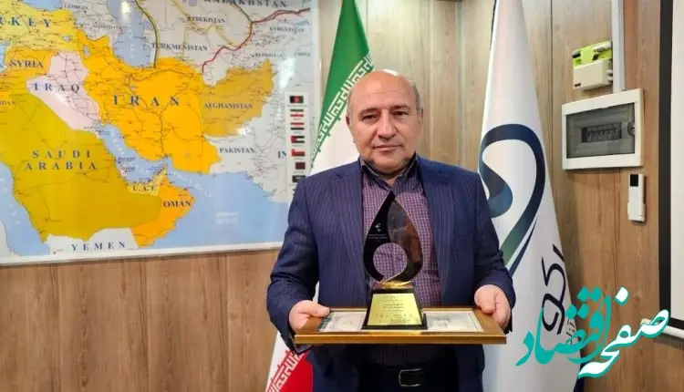 دریافت نشان «مدیر شایسته» توسط مدیرعامل سازمان منطقه آزاد ماکو