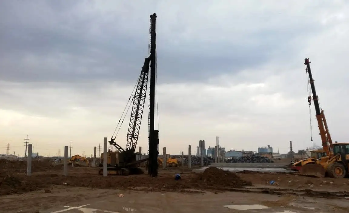 آغاز عملیات شمع‌کوبی مگاپروژه پتروشیمی الماس ماهشهر