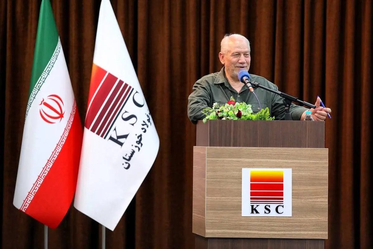 فولاد صنعت و سرمایه ملی کشور است