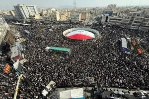 نماهنگ خیابان با شعرخوانی محمد رسولی + ویدئو | شما اصل این ماجرایید مردم | خیابان خیابان بیایید مردم...