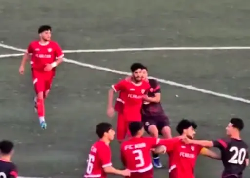 زد و خورد دسته جمعی بین پرسپولیس و کیا!+ تصاویر دلخراش 